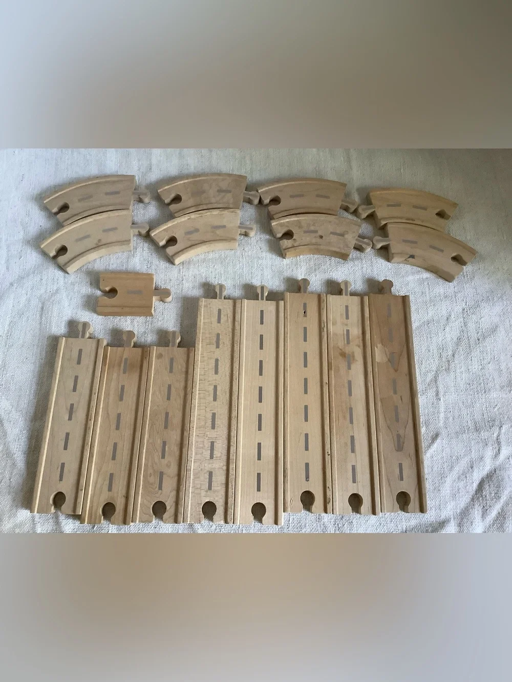 Hard to find Vintage 17 pc set of Thomas Wooden Railway Track